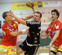 26.04.2009<br>UHK Krems - HIT Innsbruck 29:28 (19:15)<br>VIZVARY Kristof, SCHINAGL Thomas, BELAS Ivica