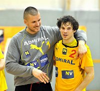 27.03.2010<br>UHK Krems - HIT Innsbruck/35:27 (18:14)<br>VARGA Zolt, CHALUPA Georg