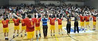 08.05.2010<br>UHK Krems - HC Linz/31:24 (12:9)<br>Kremser Mannschaft vor Fans