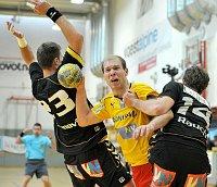 24.04.2010<br>UHK Krems - Bregenz/31:25 (21:13)<br>IVANOVIC Milan, SCHMOELZ Johann, RAUCH Julian<br>