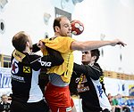 09.02.2013, Krems, Handball, Handball Liga Austria, HLA, MPO, UHK Krems - Fivers WAT Margareten,<br>EDELMUELLER Christoph, MITKOV Vlatko, JONAS Herbert<br><br>Copyright DIENER / Zierlinger Karl<br>Marktgasse 3-7 / 4 / 5 / 21<br>A-1090 Wien<br>Telefax +43 1 955 32 35<br>Mobil +43 676 629 98 51<br>BA-CA<br>Bank Nr. 12000<br>Account Nr. 00712 223 783<br>e-mail: agentur@diener.at<br>Datenbank: www.diener.at