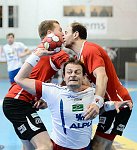 23.03.2013, Krems, Handball, Handball Liga Austria, HLA, MPO, UHK Krems - HC Hard,<br>VIZVARY Kristof, BJELIS Mario, MITKOV Vlatko, <br><br>Copyright DIENER / Zierlinger Karl<br>Marktgasse 3-7 / 4 / 5 / 21<br>A-1090 Wien<br>Telefax +43 1 955 32 35<br>Mobil +43 676 629 98 51<br>BA-CA<br>Bank Nr. 12000<br>Account Nr. 00712 223 783<br>e-mail: agentur@diener.at<br>Datenbank: www.diener.at