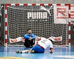 23.03.2013, Krems, Handball, Handball Liga Austria, HLA, MPO, UHK Krems - HC Hard,<br>FILZWIESER Wolfgang, BJELIS Mario<br><br>Copyright DIENER / Zierlinger Karl<br>Marktgasse 3-7 / 4 / 5 / 21<br>A-1090 Wien<br>Telefax +43 1 955 32 35<br>Mobil +43 676 629 98 51<br>BA-CA<br>Bank Nr. 12000<br>Account Nr. 00712 223 783<br>e-mail: agentur@diener.at<br>Datenbank: www.diener.at