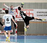 14.04.2013, Krems, Handball, OEHB Cup, Final Four der Herren, Finale, Fivers WAT Margareten - HC Hard,<br>SCHMID Dominik, DOKNIC Golub, KOLAR Markus<br><br>Copyright DIENER / Zierlinger Karl<br>Marktgasse 3-7 / 4 / 5 / 21<br>A-1090 Wien<br>Telefax +43 1 955 32 35<br>Mobil +43 676 629 98 51<br>BA-CA<br>Bank Nr. 12000<br>Account Nr. 00712 223 783<br>e-mail: agentur@diener.at<br>Datenbank: www.diener.at