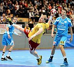 22.09.2012, Krems, Handball, Handball Liga Austria, HLA, GD, UHK Krems - HC Linz,<br>STACHELBERGER Andreas, LINT Werner, BARISIC JAMAN Sasa<br><br>Copyright DIENER / Zierlinger Karl<br>Marktgasse 3-7 / 4 / 5 / 21<br>A-1090 Wien<br>Telefax +43 1 955 32 35<br>Mobil +43 676 629 98 51<br>BA-CA<br>Bank Nr. 12000<br>Account Nr. 00712 223 783<br>e-mail: agentur@diener.at<br>Datenbank: www.diener.at