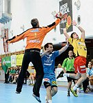 22.09.2012, Krems, Handball, Handball Liga Austria, HLA, GD, UHK Krems - HC Linz,<br>MIJAILOVIC Nenad, LEHNER Stefan, SCHOPF Tobias<br><br>Copyright DIENER / Zierlinger Karl<br>Marktgasse 3-7 / 4 / 5 / 21<br>A-1090 Wien<br>Telefax +43 1 955 32 35<br>Mobil +43 676 629 98 51<br>BA-CA<br>Bank Nr. 12000<br>Account Nr. 00712 223 783<br>e-mail: agentur@diener.at<br>Datenbank: www.diener.at