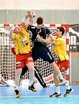 05.09.2012, Krems, Handball, Handball Liga Austria, <br>HLA, GD, UHK Krems - HIT Tirol,<br>LINT Werner, HERMANN Alexander, BELAS Ivica<br><br><br>Copyright DIENER / Zierlinger Karl<br>Marktgasse 3-7 / 4 / 5 / 21<br>A-1090 Wien<br>Telefax +43 1 955 32 35<br>Mobil +43 676 629 98 51<br>BA-CA<br>Bank Nr. 12000<br>Account Nr. 00712 223 783<br>e-mail: agentur@diener.at<br>Datenbank: www.diener.at