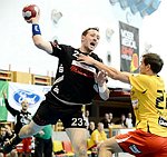 13.10.2012, Krems, Handball, Handball Liga Austria, HLA, GD, UHK Krems, ULZ Schwaz, <br>GIERLINGER Manuel, CHALUPA Georg<br><br><br>Copyright DIENER / Zierlinger Karl<br>Marktgasse 3-7 / 4 / 5 / 21<br>A-1090 Wien<br>Telefax +43 1 955 32 35<br>Mobil +43 676 629 98 51<br>BA-CA<br>Bank Nr. 12000<br>Account Nr. 00712 223 783<br>e-mail: agentur@diener.at<br>Datenbank: www.diener.at