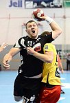 13.10.2012, Krems, Handball, Handball Liga Austria, HLA, GD, UHK Krems, ULZ Schwaz, <br>ANDRIUSKA Mindaugas, FEICHTINGER Sebastian<br><br><br>Copyright DIENER / Zierlinger Karl<br>Marktgasse 3-7 / 4 / 5 / 21<br>A-1090 Wien<br>Telefax +43 1 955 32 35<br>Mobil +43 676 629 98 51<br>BA-CA<br>Bank Nr. 12000<br>Account Nr. 00712 223 783<br>e-mail: agentur@diener.at<br>Datenbank: www.diener.at