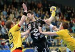 17.04.2014, Krems, Handball, Handball Liga Austria, HLA, OPO, UHK Krems, Bregenz,<br>FEICHTINGER Sebastian, MAYER Lucas, NEUHOLD Christoph<br><br><br>Copyright DIENER / Karl Zierlinger<br>Marktgasse 3-7 / 4 / 5 / 21<br>A-1090 Wien<br>Telefax +43 1 955 32 35<br>Mobil +43 676 629 98 51<br>BA-CA<br>Bank Nr. 12000<br>Account Nr. 00712 223 783<br>e-mail: agentur@diener.at<br>Datenbank: www.diener.at