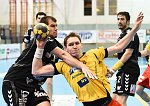 17.04.2014, Krems, Handball, Handball Liga Austria, HLA, OPO, UHK Krems, Bregenz,<br>DIMITRIJEVIC Ivan, BABARSKAS Gerdas<br><br><br>Copyright DIENER / Karl Zierlinger<br>Marktgasse 3-7 / 4 / 5 / 21<br>A-1090 Wien<br>Telefax +43 1 955 32 35<br>Mobil +43 676 629 98 51<br>BA-CA<br>Bank Nr. 12000<br>Account Nr. 00712 223 783<br>e-mail: agentur@diener.at<br>Datenbank: www.diener.at