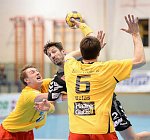 17.04.2014, Krems, Handball, Handball Liga Austria, HLA, OPO, UHK Krems, Bregenz,<br>NEUHOLD Christoph, MAYER Lucas, BELAS Ivica<br><br><br>Copyright DIENER / Karl Zierlinger<br>Marktgasse 3-7 / 4 / 5 / 21<br>A-1090 Wien<br>Telefax +43 1 955 32 35<br>Mobil +43 676 629 98 51<br>BA-CA<br>Bank Nr. 12000<br>Account Nr. 00712 223 783<br>e-mail: agentur@diener.at<br>Datenbank: www.diener.at