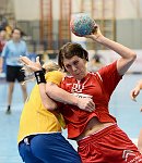 27.10.2013, Krems, Handball, Laenderspiel, Nationalteam,  Oesterreich - Ukraine, Europameisterschaftsqualifikation, Damen, European Championships, Qualification ,Women, <br>Austria - Ukrain, REDKA Anna, SPIRIDON Simona<br><br><br>Copyright DIENER / Zierlinger Karl<br>Marktgasse 3-7 / 4 / 5 / 21<br>A-1090 Wien<br>Telefax +43 1 955 32 35<br>Mobil +43 676 629 98 51<br>BA-CA<br>Bank Nr. 12000<br>Account Nr. 00712 223 783<br>e-mail: agentur@diener.at<br>Datenbank: www.diener.at