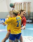 27.10.2013, Krems, Handball, Laenderspiel, Nationalteam,  Oesterreich - Ukraine, Europameisterschaftsqualifikation, Damen, European Championships, Qualification ,Women, <br>Austria - Ukrain, REDKA Anna, FREY Sonja<br><br><br>Copyright DIENER / Zierlinger Karl<br>Marktgasse 3-7 / 4 / 5 / 21<br>A-1090 Wien<br>Telefax +43 1 955 32 35<br>Mobil +43 676 629 98 51<br>BA-CA<br>Bank Nr. 12000<br>Account Nr. 00712 223 783<br>e-mail: agentur@diener.at<br>Datenbank: www.diener.at