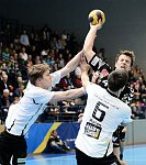 20.11.2013, Krems, Handball, Handball Liga Austria, HLA, GD, UHK Krems, Bregenz,<br>BABARSKAS Gerdas, BELAS Ivica, FRUEHSTUECK Lukas<br><br><br>Copyright DIENER / Karl Zierlinger<br>Marktgasse 3-7 / 4 / 5 / 21<br>A-1090 Wien<br>Telefax +43 1 955 32 35<br>Mobil +43 676 629 98 51<br>BA-CA<br>Bank Nr. 12000<br>Account Nr. 00712 223 783<br>e-mail: agentur@diener.at<br>Datenbank: www.diener.at
