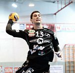 20.11.2013, Krems, Handball, Handball Liga Austria, HLA, GD, UHK Krems, Bregenz,<br>GAVRANOVIC Filip<br><br><br>Copyright DIENER / Karl Zierlinger<br>Marktgasse 3-7 / 4 / 5 / 21<br>A-1090 Wien<br>Telefax +43 1 955 32 35<br>Mobil +43 676 629 98 51<br>BA-CA<br>Bank Nr. 12000<br>Account Nr. 00712 223 783<br>e-mail: agentur@diener.at<br>Datenbank: www.diener.at