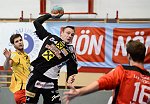 27.10.2013, Krems, Handball, Handball Liga Austria, HLA, MPO, UHK Krems - Fivers WAT Margareten,<br>SVOBODA Christoph, ZIURA Vytautas, VIZVARY Mario<br><br>Copyright DIENER / Zierlinger Karl<br>Marktgasse 3-7 / 4 / 5 / 21<br>A-1090 Wien<br>Telefax +43 1 955 32 35<br>Mobil +43 676 629 98 51<br>BA-CA<br>Bank Nr. 12000<br>Account Nr. 00712 223 783<br>e-mail: agentur@diener.at<br>Datenbank: www.diener.at