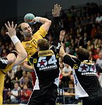 27.10.2013, Krems, Handball, Handball Liga Austria, HLA, MPO, UHK Krems - Fivers WAT Margareten,<br>MITKOV Vlatko, ZIURA Vytautas, EITUTIS Tomas<br><br>Copyright DIENER / Zierlinger Karl<br>Marktgasse 3-7 / 4 / 5 / 21<br>A-1090 Wien<br>Telefax +43 1 955 32 35<br>Mobil +43 676 629 98 51<br>BA-CA<br>Bank Nr. 12000<br>Account Nr. 00712 223 783<br>e-mail: agentur@diener.at<br>Datenbank: www.diener.at