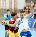 14.12.2013, Krems, Handball, Handball Liga Austria, HLA, GD, UHK Krems, HC Hard,<br>WALZER Guenther, KRSMANCIC Marko<br><br><br>Copyright DIENER / Zierlinger Karl<br>Marktgasse 3-7 / 4 / 5 / 21<br>A-1090 Wien<br>Telefax +43 1 955 32 35<br>Mobil +43 676 629 98 51<br>BA-CA<br>Bank Nr. 12000<br>Account Nr. 00712 223 783<br>e-mail: agentur@diener.at<br>Datenbank: www.diener.at
