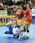 14.12.2013, Krems, Handball, Handball Liga Austria, HLA, GD, UHK Krems, HC Hard,<br>FEICHTINGER Sebastian, NEUHOLD Christoph, KOZIMA Kresimir<br><br><br>Copyright DIENER / Zierlinger Karl<br>Marktgasse 3-7 / 4 / 5 / 21<br>A-1090 Wien<br>Telefax +43 1 955 32 35<br>Mobil +43 676 629 98 51<br>BA-CA<br>Bank Nr. 12000<br>Account Nr. 00712 223 783<br>e-mail: agentur@diener.at<br>Datenbank: www.diener.at
