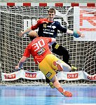 12.10.2013, Krems, Handball, Handball Liga Austria, HLA, GD, UHK Krems - HC Linz,<br>LINT Werner, EICHINGER Benjamin<br><br><br>Copyright DIENER / Zierlinger Karl<br>Marktgasse 3-7 / 4 / 5 / 21<br>A-1090 Wien<br>Telefax +43 1 955 32 35<br>Mobil +43 676 629 98 51<br>BA-CA<br>Bank Nr. 12000<br>Account Nr. 00712 223 783<br>e-mail: agentur@diener.at<br>Datenbank: www.diener.at