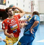12.10.2013, Krems, Handball, Handball Liga Austria, HLA, GD, UHK Krems - HC Linz,<br>SVOBODA Christoph, KRNJAJAC Slavko<br><br><br>Copyright DIENER / Zierlinger Karl<br>Marktgasse 3-7 / 4 / 5 / 21<br>A-1090 Wien<br>Telefax +43 1 955 32 35<br>Mobil +43 676 629 98 51<br>BA-CA<br>Bank Nr. 12000<br>Account Nr. 00712 223 783<br>e-mail: agentur@diener.at<br>Datenbank: www.diener.at