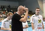 07.09.2013, Krems, Handball, Handball Liga Austria, HLA, GD, UHK Krems - HSG  Baernbach / Koeflach,<br>MAHNE Peter,  mahnt seine Spieler beim Timeout<br><br><br><br>Copyright DIENER / Zierlinger Karl<br>Marktgasse 3-7 / 4 / 5 / 21<br>A-1090 Wien<br>Telefax +43 1 955 32 35<br>Mobil +43 676 629 98 51<br>BA-CA<br>Bank Nr. 12000<br>Account Nr. 00712 223 783<br>e-mail: agentur@diener.at<br>Datenbank: www.diener.at