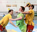 30.11.2013, Krems, Handball, Handball Liga Austria, HLA, GD, UHK Krems, SG Westwien,<br>BELAS Ivica, JOCHMANN Jakob, MITKOV Vlatko<br><br><br><br>Copyright DIENER / Zierlinger Karl<br>Marktgasse 3-7 / 4 / 5 / 21<br>A-1090 Wien<br>Telefax +43 1 955 32 35<br>Mobil +43 676 629 98 51<br>BA-CA<br>Bank Nr. 12000<br>Account Nr. 00712 223 783<br>e-mail: agentur@diener.at<br>Datenbank: www.diener.at