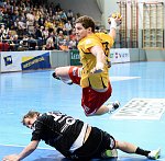 28.04.2014, Krems, Handball, Handball Liga Austria, HLA, Viertelfinale, UHK Krems, Bregenz,<br>BABARSKAS Povilas, WALZER Guenther<br><br><br>Copyright DIENER / Karl Zierlinger<br>Marktgasse 3-7 / 4 / 5 / 21<br>A-1090 Wien<br>Telefax +43 1 955 32 35<br>Mobil +43 676 629 98 51<br>BA-CA<br>Bank Nr. 12000<br>Account Nr. 00712 223 783<br>e-mail: agentur@diener.at<br>Datenbank: www.diener.at