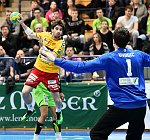 20.04.2017,  Krems,  Handball,  Handball Liga Austria,  HLA, VF,  UHK Krems,  SG Westwien<br>SCHOPF Tobias, UDOVITZ Sandro<br><br><br>Copyright DIENER / Zierlinger <br>Marktgasse 3-7 / 4 / 5 / 21<br>A-1090 Wien<br>Telefax +43 1 955 32 35<br>Mobil +43 676 629 98 51<br>BA-CA<br>Bank Nr. 12000<br>Account Nr. 00712 223 783<br>e-mail: agentur@diener.at<br>Datenbank: www.diener.at