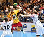 04.10.2016, Krems, Handball, Handball Liga Austria, HLA, GD, UHK Krems, HC Hard,<br>WUESTNER Frederic, MITKOV Vlatkov, ZEINER Gerald<br><br><br>Copyright / www. sportfotos. at<br>Missongasse 21<br>A - 3500 Krems<br>zierlinger@sportfotos.at<br>www.sportfotos.at<br>Kremser Bank <br>BIC SPKDAT21XXX<br>IBAN AT392022800704000918