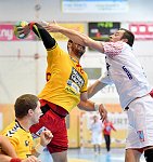 04.10.2016, Krems, Handball, Handball Liga Austria, HLA, GD, UHK Krems, HC Hard,<br>WALZER Guenther, FEICHTINGER Sebastian, TANASKOVIC Marko<br><br><br>Copyright / www. sportfotos. at<br>Missongasse 21<br>A - 3500 Krems<br>zierlinger@sportfotos.at<br>www.sportfotos.at<br>Kremser Bank <br>BIC SPKDAT21XXX<br>IBAN AT392022800704000918