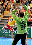 04.10.2016, Krems, Handball, Handball Liga Austria, HLA, GD, UHK Krems, HC Hard,<br>SCHOPF Tobias, DOKNIC Golub<br><br><br>Copyright / www. sportfotos. at<br>Missongasse 21<br>A - 3500 Krems<br>zierlinger@sportfotos.at<br>www.sportfotos.at<br>Kremser Bank <br>BIC SPKDAT21XXX<br>IBAN AT392022800704000918
