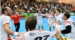 04.10.2016, Krems, Handball, Handball Liga Austria, HLA, GD, UHK Krems, HC Hard,<br>Jubelreigen Hard<br><br><br>Copyright / www. sportfotos. at<br>Missongasse 21<br>A - 3500 Krems<br>zierlinger@sportfotos.at<br>www.sportfotos.at<br>Kremser Bank <br>BIC SPKDAT21XXX<br>IBAN AT392022800704000918