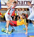 04.10.2016, Krems, Handball, Handball Liga Austria, HLA, GD, UHK Krems, HC Hard,<br>HERBURGER Lukas, POSCH Fabian<br><br><br>Copyright / www. sportfotos. at<br>Missongasse 21<br>A - 3500 Krems<br>zierlinger@sportfotos.at<br>www.sportfotos.at<br>Kremser Bank <br>BIC SPKDAT21XXX<br>IBAN AT392022800704000918