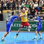 25.11.2016, Krems, Handball, Handball Liga Austria, HLA, GD, UHK Krems, HC Linz,<br>VUCKOVIC Gojko, MITKOV Vlatko, LEHNER Stefan<br><br><br><br><br>Copyright / www. sportfotos. at<br>Missongasse 21<br>A - 3500 Krems<br>zierlinger@sportfotos.at<br>www.sportfotos.at<br>Kremser Bank <br>BIC SPKDAT21XXX<br>IBAN AT392022800704000918
