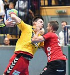 15.10.2016, Krems, Handball, Handball Liga Austria, HLA, GD, UHK Krems,  HT Schwaz,<br>TOMANN Aron, KANDOLF Thomas<br><br><br>Copyright / www. sportfotos. at<br>Missongasse 21<br>A - 3500 Krems<br>zierlinger@sportfotos.at<br>www.sportfotos.at<br>Kremser Bank <br>BIC SPKDAT21XXX<br>IBAN AT392022800704000918