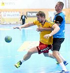 03.09.2016, Krems, Handball, Handball Liga Austria, HLA, GD, UHK Krems, SC Ferlach,<br>POSCH Fabian, ARNAUDOVSKI Risto<br><br><br>Copyright / www. sportfotos. at<br>Missongasse 21<br>A - 3500 Krems<br>zierlinger@sportfotos.at<br>www.sportfotos.at<br>Kremser Bank <br>BIC SPKDAT21XXX<br>IBAN AT392022800704000918<br>
