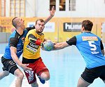 03.09.2016, Krems, Handball, Handball Liga Austria, HLA, GD, UHK Krems, SC Ferlach,<br>ARNAUDOVSKI Risto, FEICHTINGER Sebastian, SIMIC Mario<br><br><br>Copyright / www. sportfotos. at<br>Missongasse 21<br>A - 3500 Krems<br>zierlinger@sportfotos.at<br>www.sportfotos.at<br>Kremser Bank <br>BIC SPKDAT21XXX<br>IBAN AT392022800704000918<br>