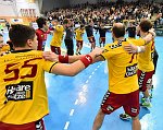 18.11.2016, Krems, Handball, Handball Liga Austria, HLA, GD, UHK Krems, WAT Margareten,<br>Jubelreigen Krems<br><br><br>Copyright / www. sportfotos. at<br>Missongasse 21<br>A - 3500 Krems<br>zierlinger@sportfotos.at<br>www.sportfotos.at<br>Kremser Bank <br>BIC SPKDAT21XXX<br>IBAN AT392022800704000918<br>