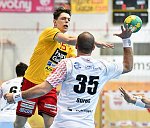 07.04.2017, Krems, Handball, Handball Liga Austria, HLA, OPO, UHK Krems, HC Hard,<br>TOMANN Aron, SURAC Domagoj<br><br><br><br>Copyright DIENER / Zierlinger Karl<br>Marktgasse 3-7 / 4 / 5 / 21<br>A-1090 Wien<br>Telefax +43 1 955 32 35<br>Mobil +43 676 629 98 51<br>BA-CA<br>Bank Nr. 12000<br>Account Nr. 00712 223 783<br>e-mail: agentur@diener.at<br>Datenbank: www.diener.at