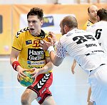 07.04.2017, Krems, Handball, Handball Liga Austria, HLA, OPO, UHK Krems, HC Hard,<br>TOMANN Aron, SURAC Domagoj<br><br><br><br>Copyright DIENER / Zierlinger Karl<br>Marktgasse 3-7 / 4 / 5 / 21<br>A-1090 Wien<br>Telefax +43 1 955 32 35<br>Mobil +43 676 629 98 51<br>BA-CA<br>Bank Nr. 12000<br>Account Nr. 00712 223 783<br>e-mail: agentur@diener.at<br>Datenbank: www.diener.at