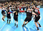25.02.2017, Krems, Handball, Handball Liga Austria, HLA, OPO, UHK Krems, WAT Margareten,<br>Jubelreigen Margareten<br><br><br><br>Copyright DIENER / Zierlinger Karl<br>Marktgasse 3-7 / 4 / 5 / 21<br>A-1090 Wien<br>Telefax +43 1 955 32 35<br>Mobil +43 676 629 98 51<br>BA-CA<br>Bank Nr. 12000<br>Account Nr. 00712 223 783<br>e-mail: agentur@diener.at<br>Datenbank: www.diener.at
