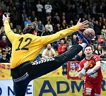 10.12.2017, Krems, Handball, Handball Liga Austria, HLA, GD, UHK Krems, HSG Graz,<br>EICHBERGER Thomas, SCHAFLER Leonard<br><br><br>Copyright / www. sportfotos.at<br>Missongasse 21<br>A - 3500 Krems<br>zierlinger@sportfotos.at<br>www.sportfotos.at<br>Kremser Bank <br>BIC SPKDAT21XXX<br>IBAN AT392022800704000918<br>