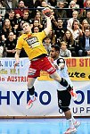 07.12.2017, Krems, Handball, Handball Liga Austria, HLA, GD, UHK Krems, SC Ferlach,<br>PROKOP Gunnar, GONZALEZ-MARTINEZ Adonis<br><br><br>Copyright / www. sportfotos.at<br>Missongasse 21<br>A - 3500 Krems<br>zierlinger@sportfotos.at<br>www.sportfotos.at<br>Kremser Bank <br>BIC SPKDAT21XXX<br>IBAN AT392022800704000918<br>