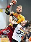 07.12.2017, Krems, Handball, Handball Liga Austria, HLA, GD, UHK Krems, SC Ferlach,<br>FEICHTINGER Sebastian, VODISEK Boris<br><br><br>Copyright / www. sportfotos.at<br>Missongasse 21<br>A - 3500 Krems<br>zierlinger@sportfotos.at<br>www.sportfotos.at<br>Kremser Bank <br>BIC SPKDAT21XXX<br>IBAN AT392022800704000918<br>