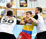 07.12.2017, Krems, Handball, Handball Liga Austria, HLA, GD, UHK Krems, SC Ferlach,<br>GONZALEZ-MARTINEZ Adonis, JOCHMANN Jakob, RATH Mathias<br><br><br>Copyright / www. sportfotos.at<br>Missongasse 21<br>A - 3500 Krems<br>zierlinger@sportfotos.at<br>www.sportfotos.at<br>Kremser Bank <br>BIC SPKDAT21XXX<br>IBAN AT392022800704000918<br>