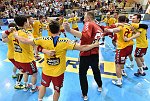 27.04.2018, Krems, Handball, Handball Liga Austria, HLA, BR, UHK Krems,  HT Schwaz,<br>Jubelreigen Krems<br><br><br>Copyright / www. sportfotos. at<br>Missongasse 21<br>A - 3500 Krems<br>zierlinger@sportfotos.at<br>www.sportfotos.at<br>Kremser Bank <br>BIC SPKDAT21XXX<br>IBAN AT392022800704000918