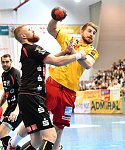 27.04.2018, Krems, Handball, Handball Liga Austria, HLA, BR, UHK Krems,  HT Schwaz,<br>PRAKAPENIA Anton, POSCH Fabian<br><br><br>Copyright / www. sportfotos. at<br>Missongasse 21<br>A - 3500 Krems<br>zierlinger@sportfotos.at<br>www.sportfotos.at<br>Kremser Bank <br>BIC SPKDAT21XXX<br>IBAN AT392022800704000918