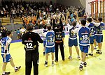 12.05.2012, Krems, Handball, Handball Liga Austria, <br>HLA, Halbfinalserie, Spiel 3, UHK Krems, HITTirol,<br>Team HIT Tirol jubelt mit Fans<br><br><br><br>Copyright DIENER / Zierlinger Karl<br>Marktgasse 3-7 / 4 / 5 / 21<br>A-1090 Wien<br>Telefax +43 1 955 32 35<br>Mobil +43 676 629 98 51<br>BA-CA<br>Bank Nr. 12000<br>Account Nr. 00712 223 783<br>e-mail: agentur@diener.at<br>Datenbank: www.diener.at